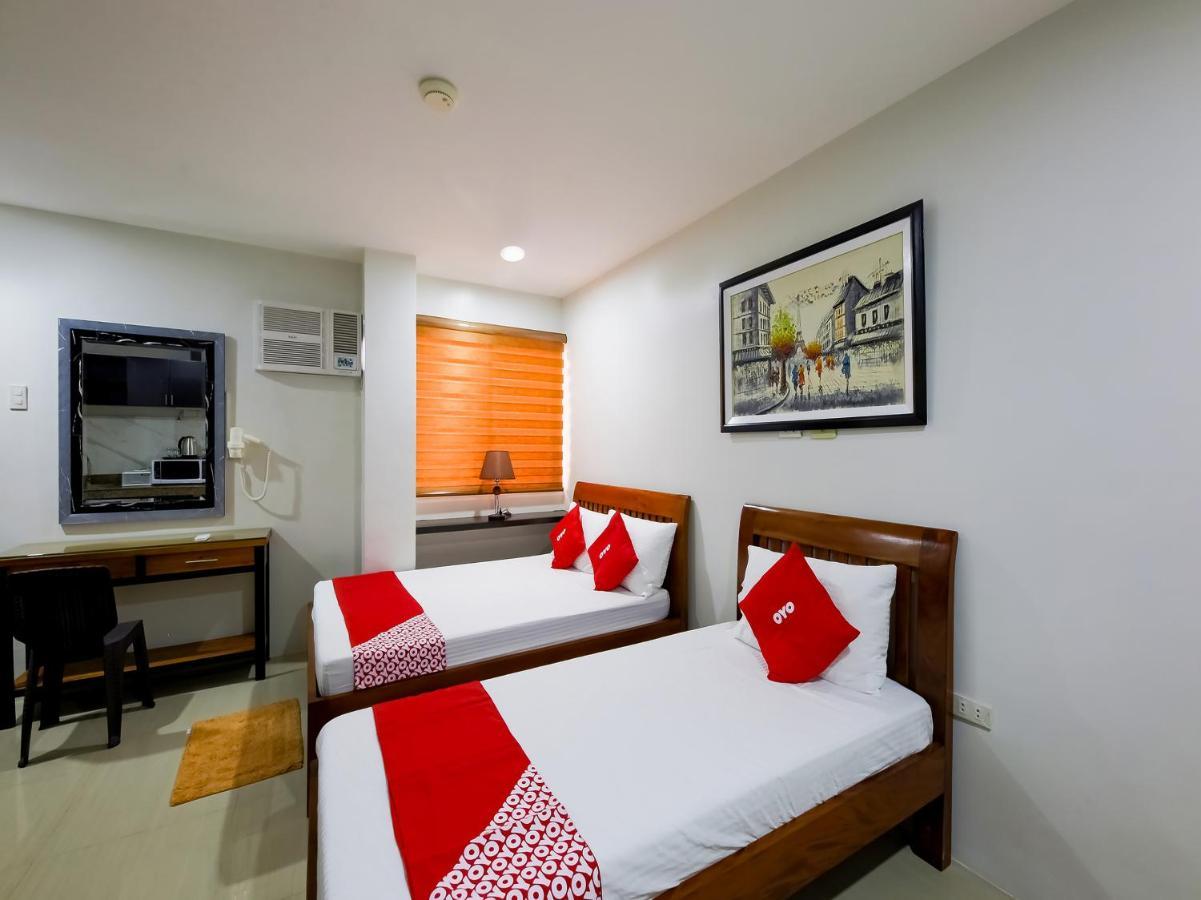 Oyo 848 Dona Aurora Condotel Quezon City Dış mekan fotoğraf