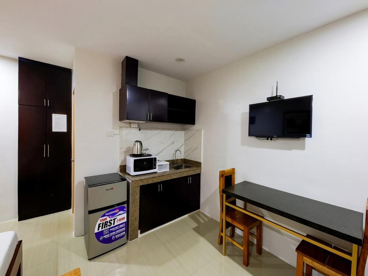 Oyo 848 Dona Aurora Condotel Quezon City Dış mekan fotoğraf