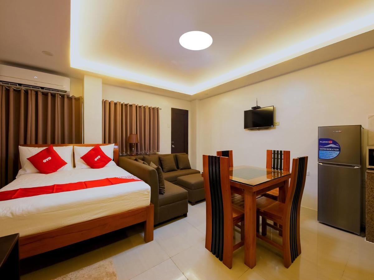 Oyo 848 Dona Aurora Condotel Quezon City Dış mekan fotoğraf