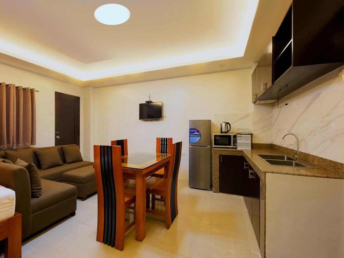 Oyo 848 Dona Aurora Condotel Quezon City Dış mekan fotoğraf