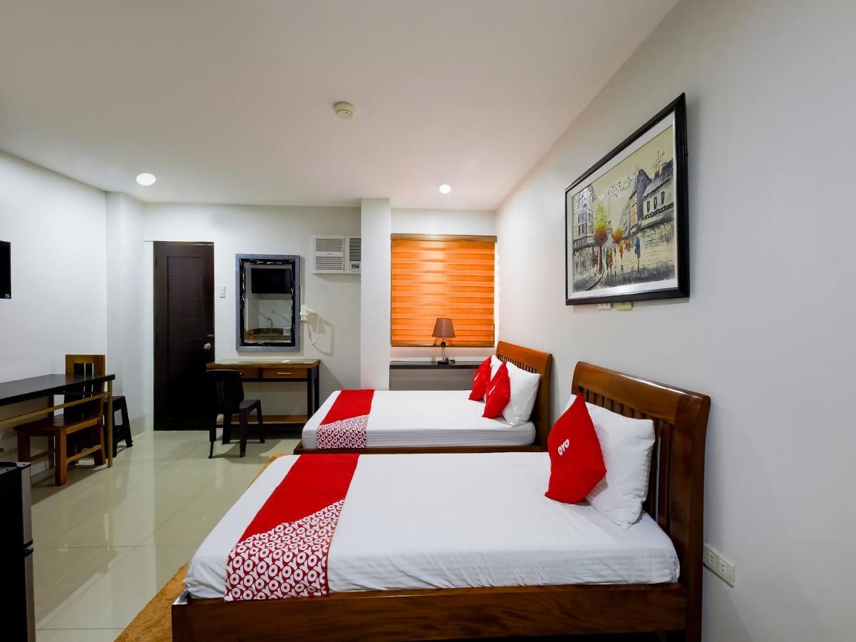 Oyo 848 Dona Aurora Condotel Quezon City Dış mekan fotoğraf