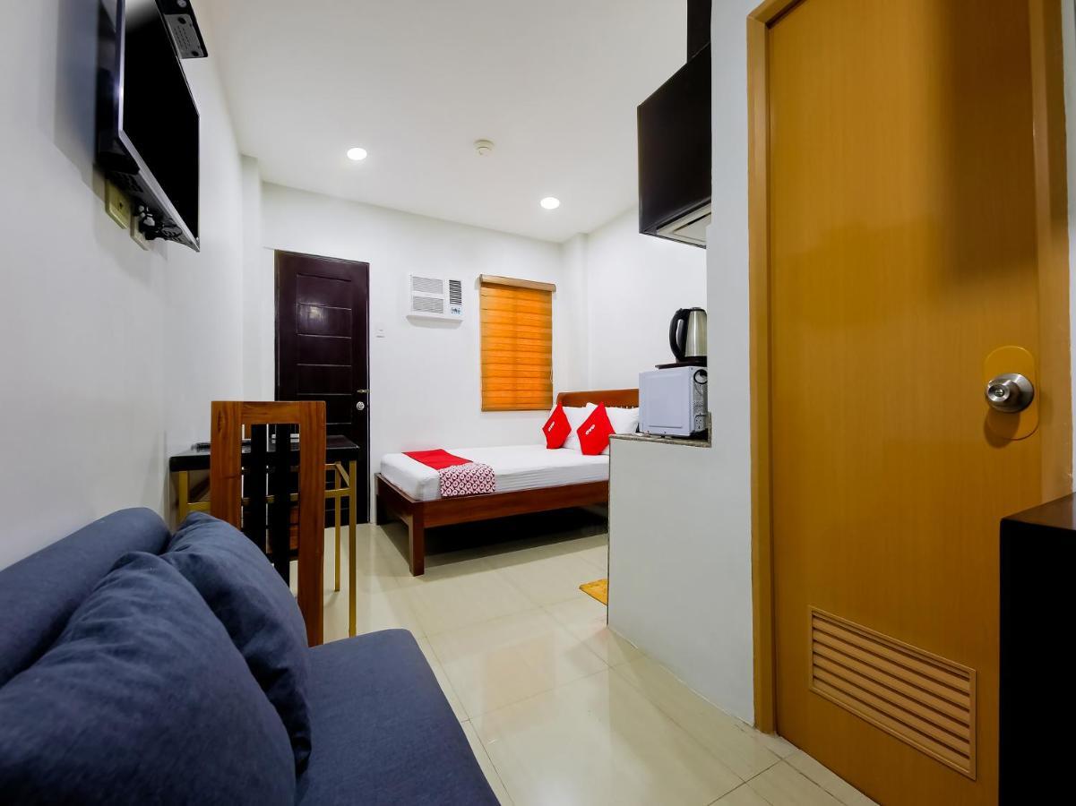 Oyo 848 Dona Aurora Condotel Quezon City Dış mekan fotoğraf