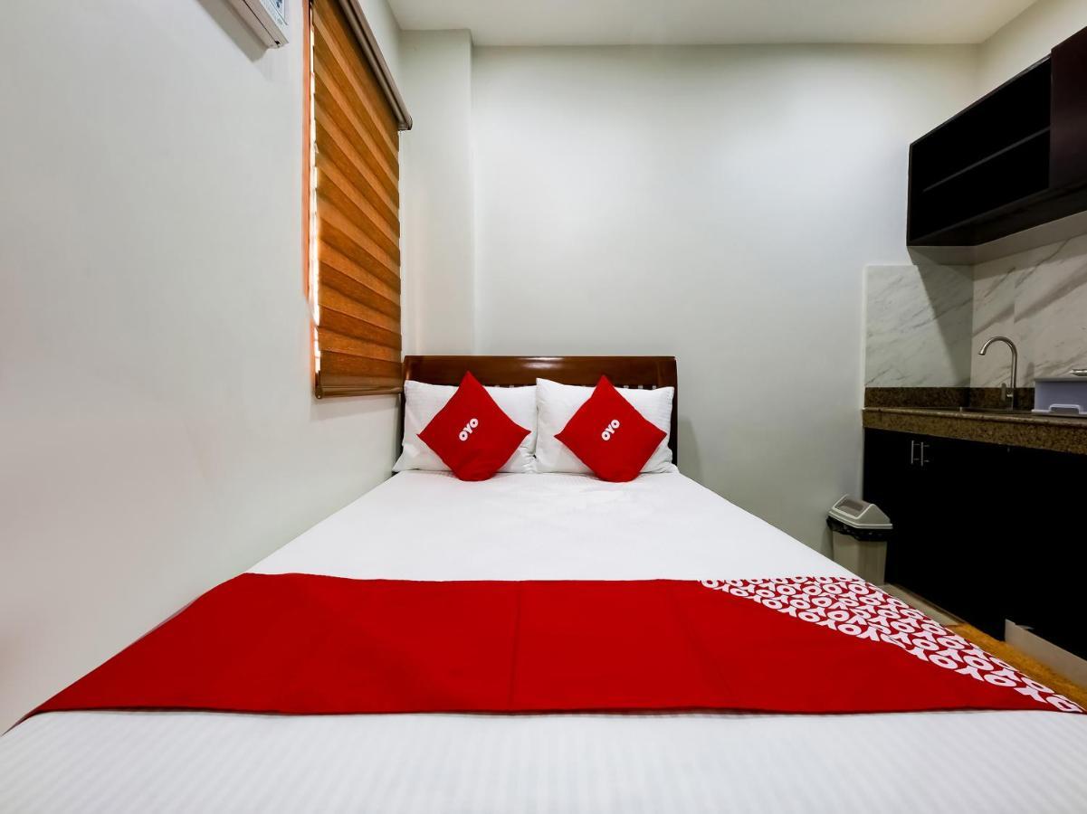 Oyo 848 Dona Aurora Condotel Quezon City Dış mekan fotoğraf