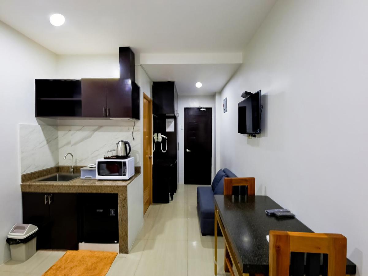 Oyo 848 Dona Aurora Condotel Quezon City Dış mekan fotoğraf