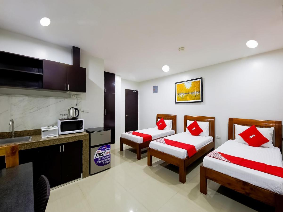 Oyo 848 Dona Aurora Condotel Quezon City Dış mekan fotoğraf