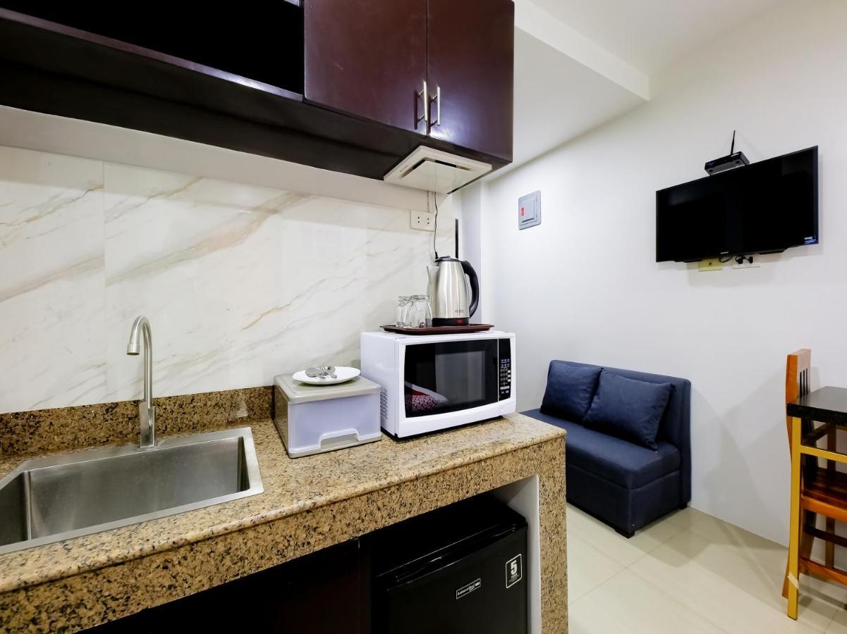 Oyo 848 Dona Aurora Condotel Quezon City Dış mekan fotoğraf