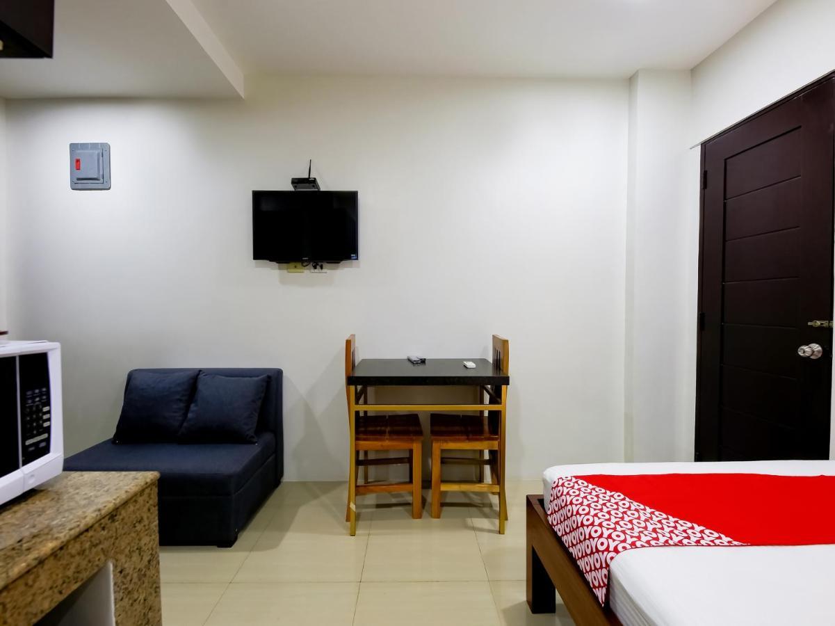 Oyo 848 Dona Aurora Condotel Quezon City Dış mekan fotoğraf