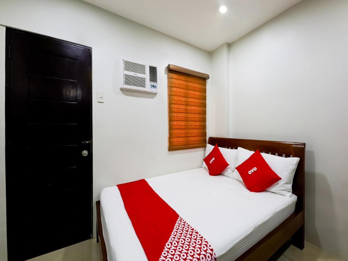 Oyo 848 Dona Aurora Condotel Quezon City Dış mekan fotoğraf