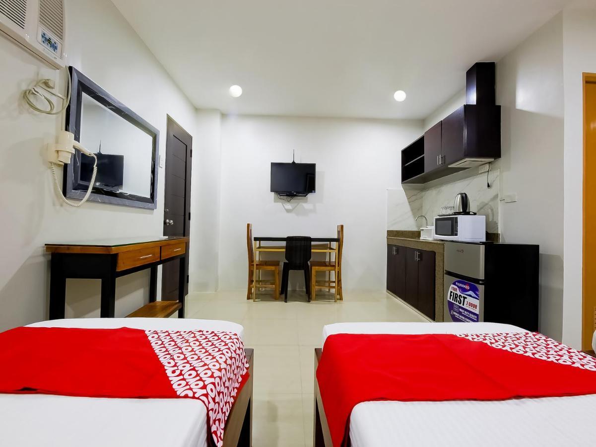 Oyo 848 Dona Aurora Condotel Quezon City Dış mekan fotoğraf