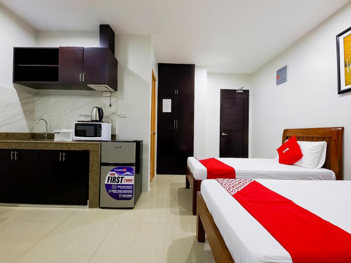 Oyo 848 Dona Aurora Condotel Quezon City Dış mekan fotoğraf