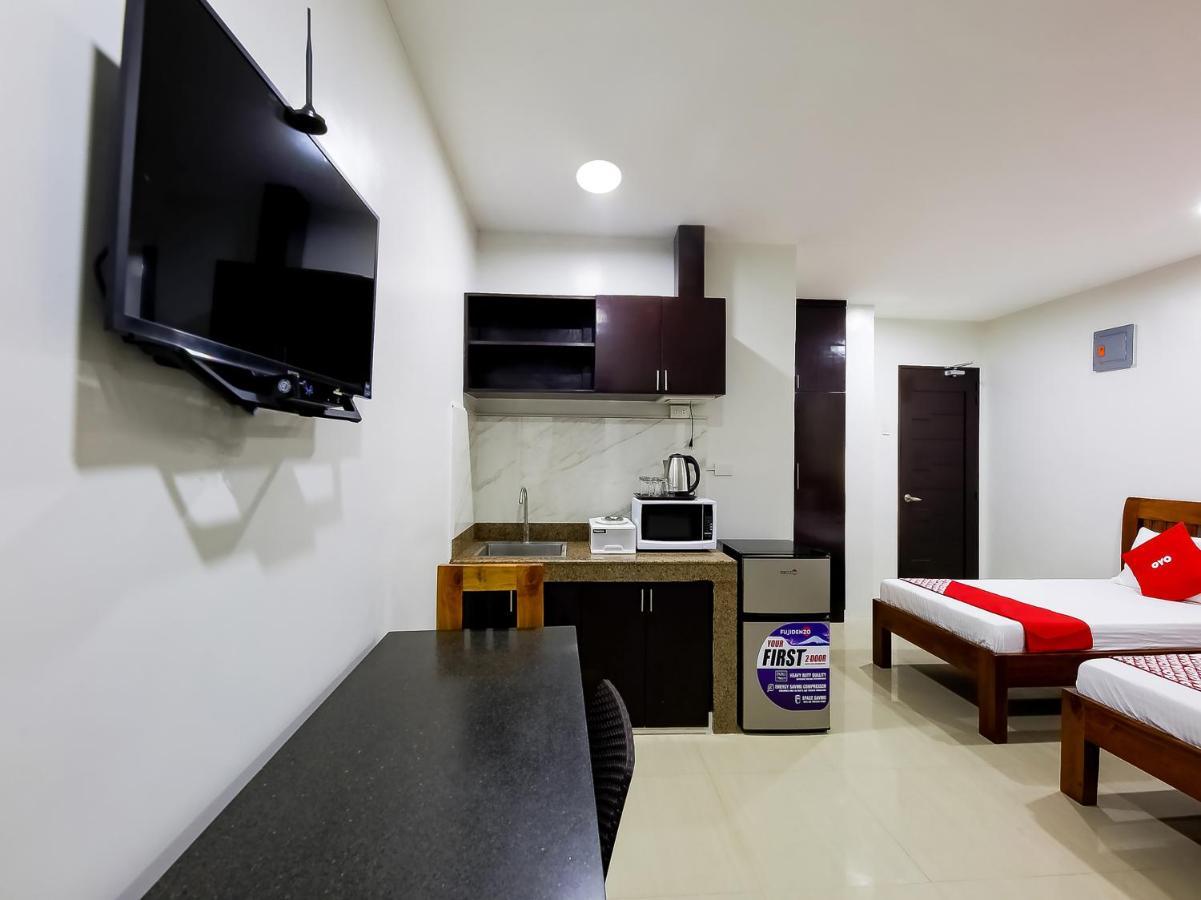 Oyo 848 Dona Aurora Condotel Quezon City Dış mekan fotoğraf